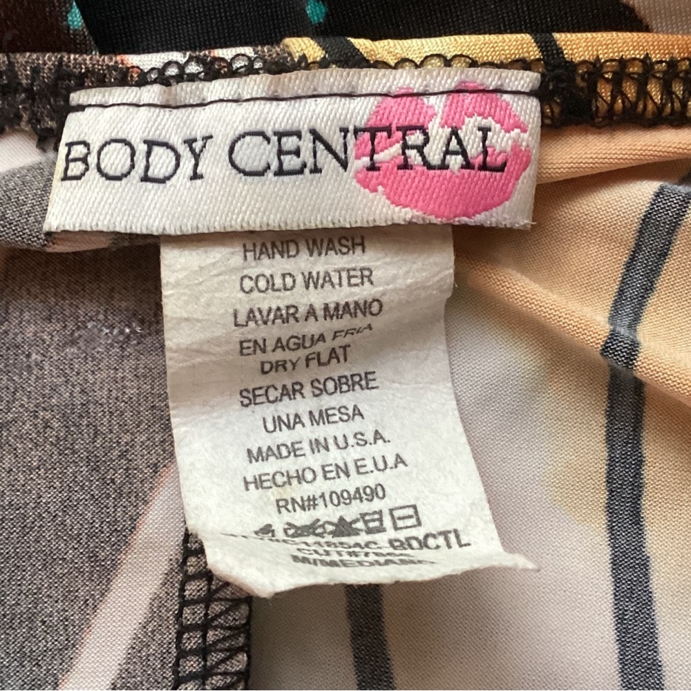 MAXI MULTICOLOR BOHO SUMMER HALTER DRESS BUILT IN BRA by BODY CENTRAL SIZE MED - Picture 9 of 9